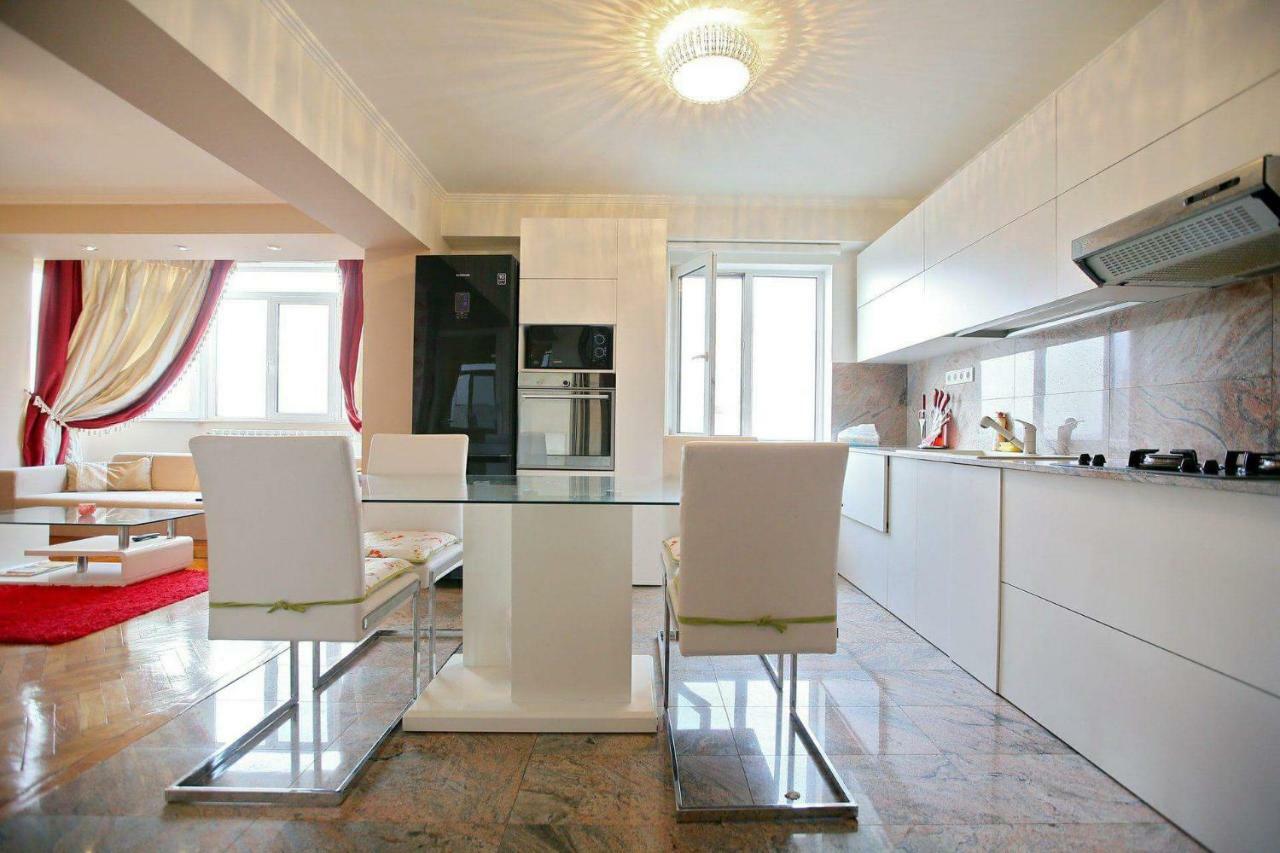 Апартаменти Apartament Marc Орадя Екстер'єр фото