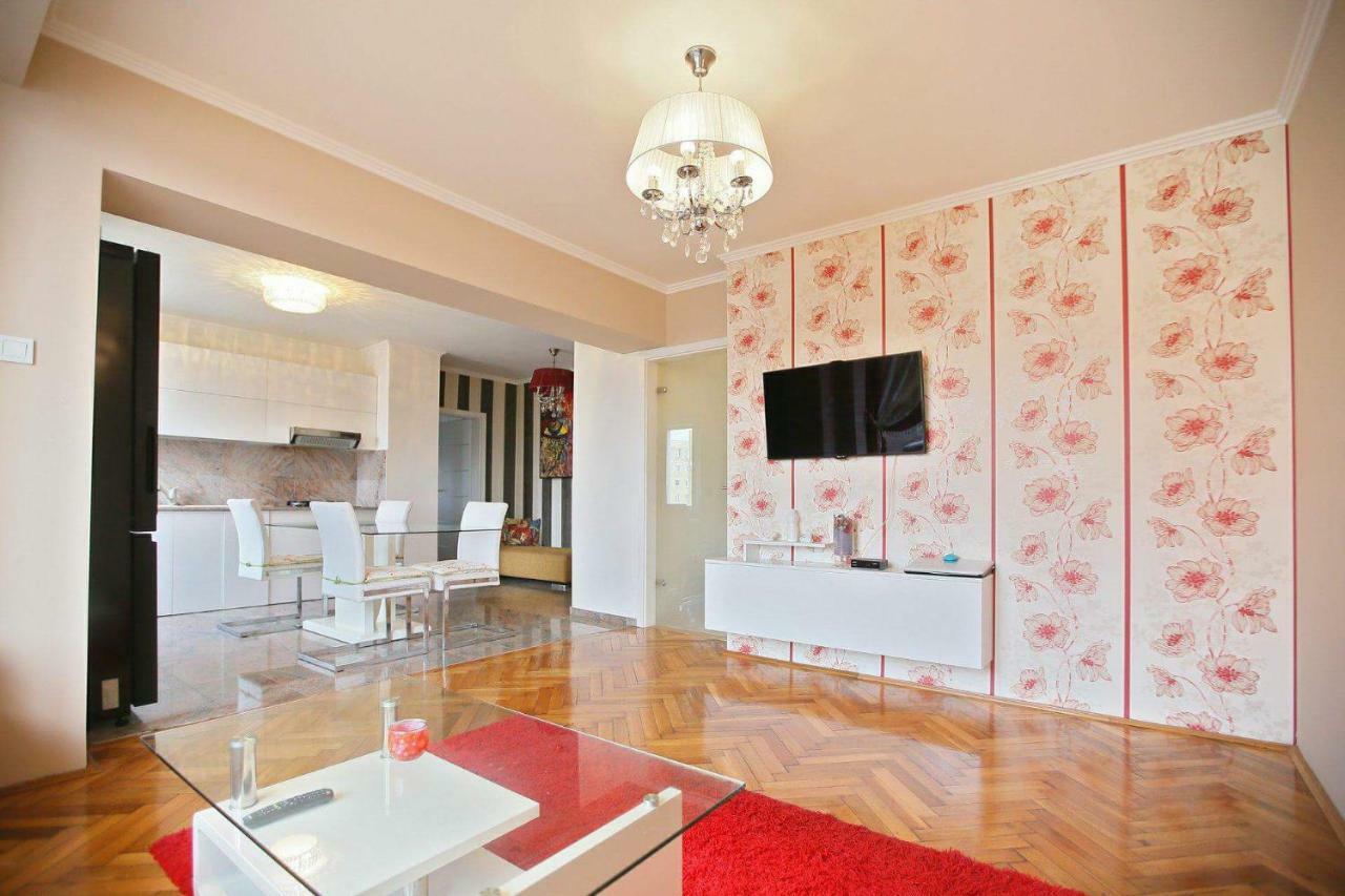 Апартаменти Apartament Marc Орадя Екстер'єр фото