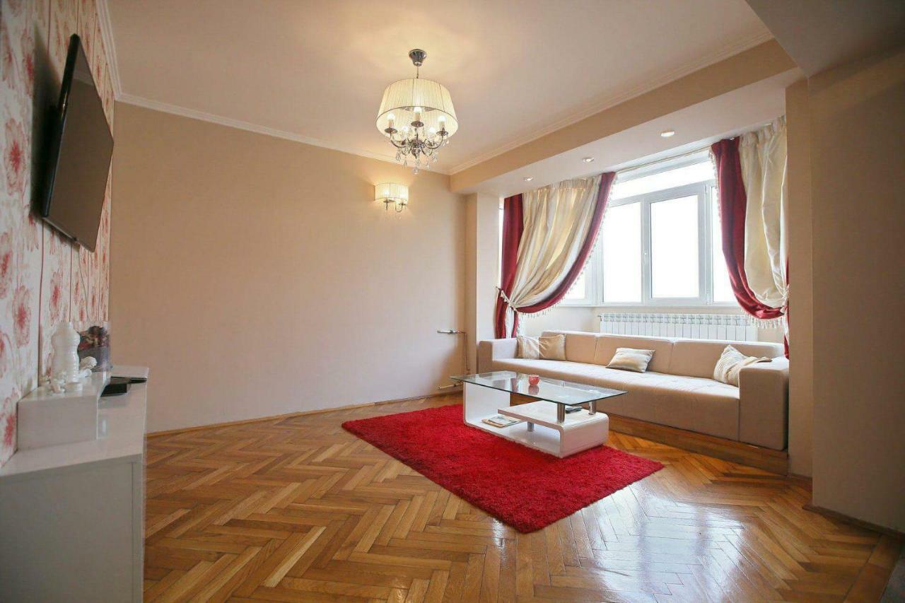 Апартаменти Apartament Marc Орадя Екстер'єр фото