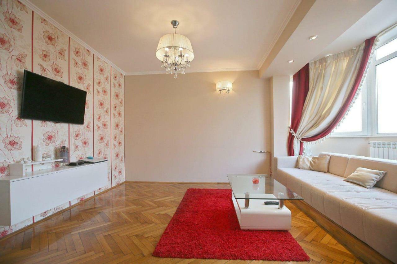 Апартаменти Apartament Marc Орадя Екстер'єр фото